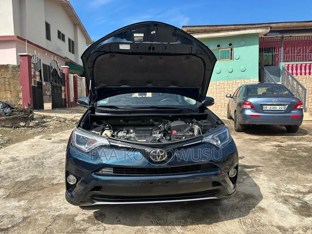Toyota RAV4 XLE 4dr SUV (2.5L 4cyl 6A) 2018 Black