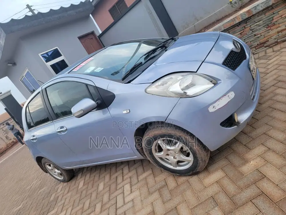 Toyota Vitz 2010 Blue