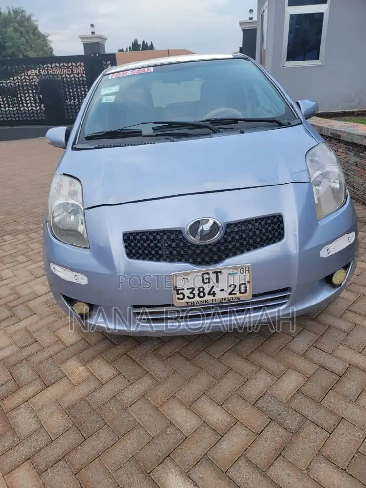 Toyota Vitz 2010 Blue