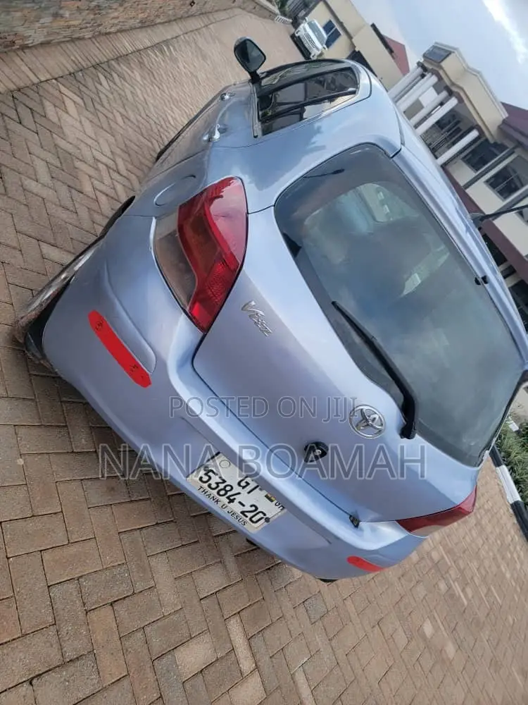 Toyota Vitz 2010 Blue