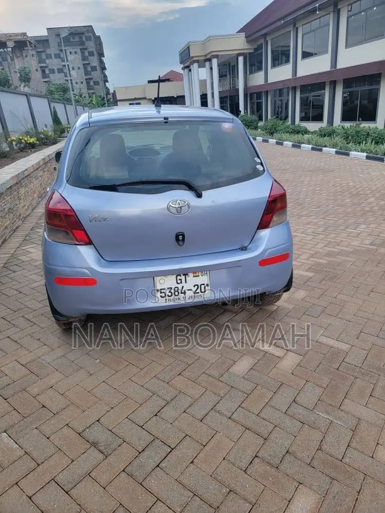 Toyota Vitz 2010 Blue