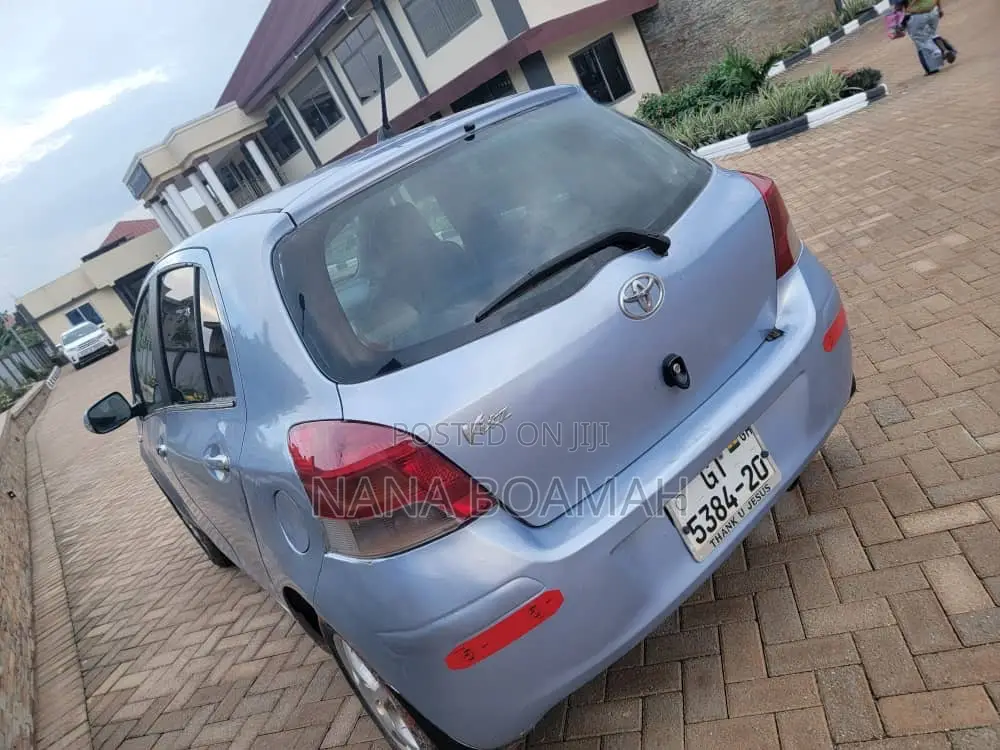 Toyota Vitz 2010 Blue
