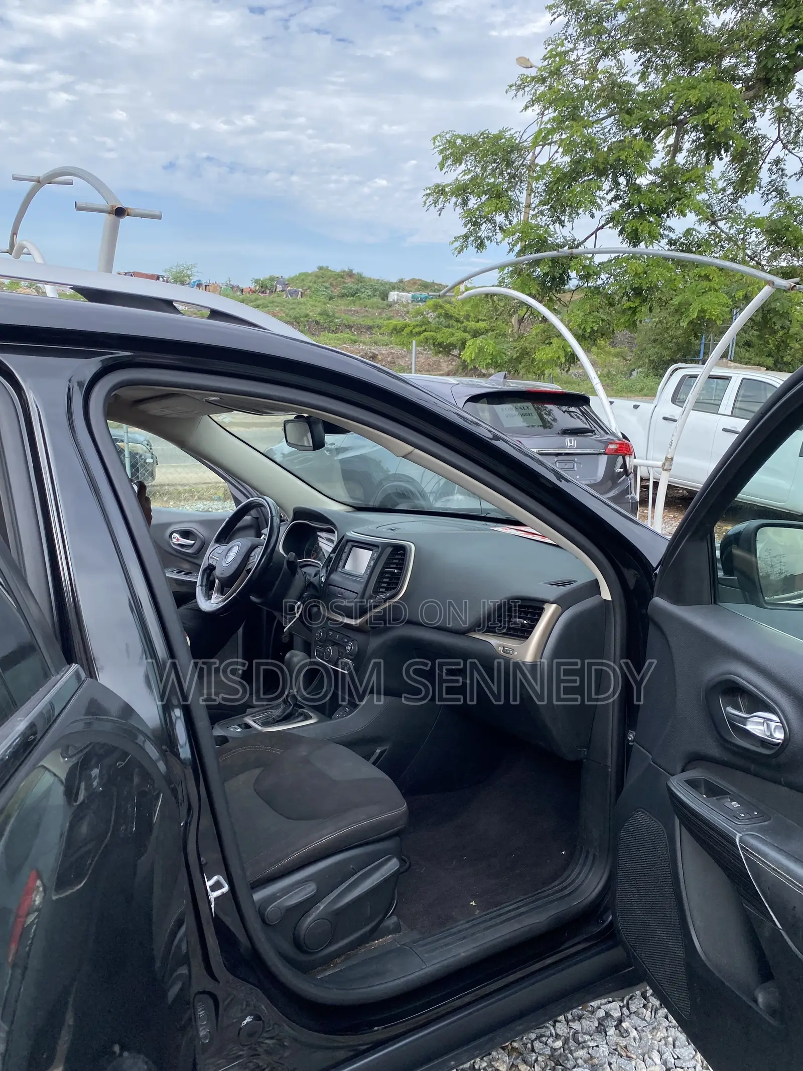 Jeep Cherokee Latitude Plus 4x4 2018 Black