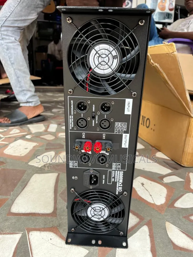 E v P-7300 Professional Amplifier for Mid