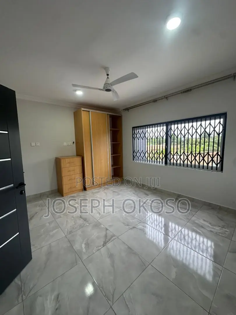 3bdrm Apartment in Little Rock Dzorwulu for rent