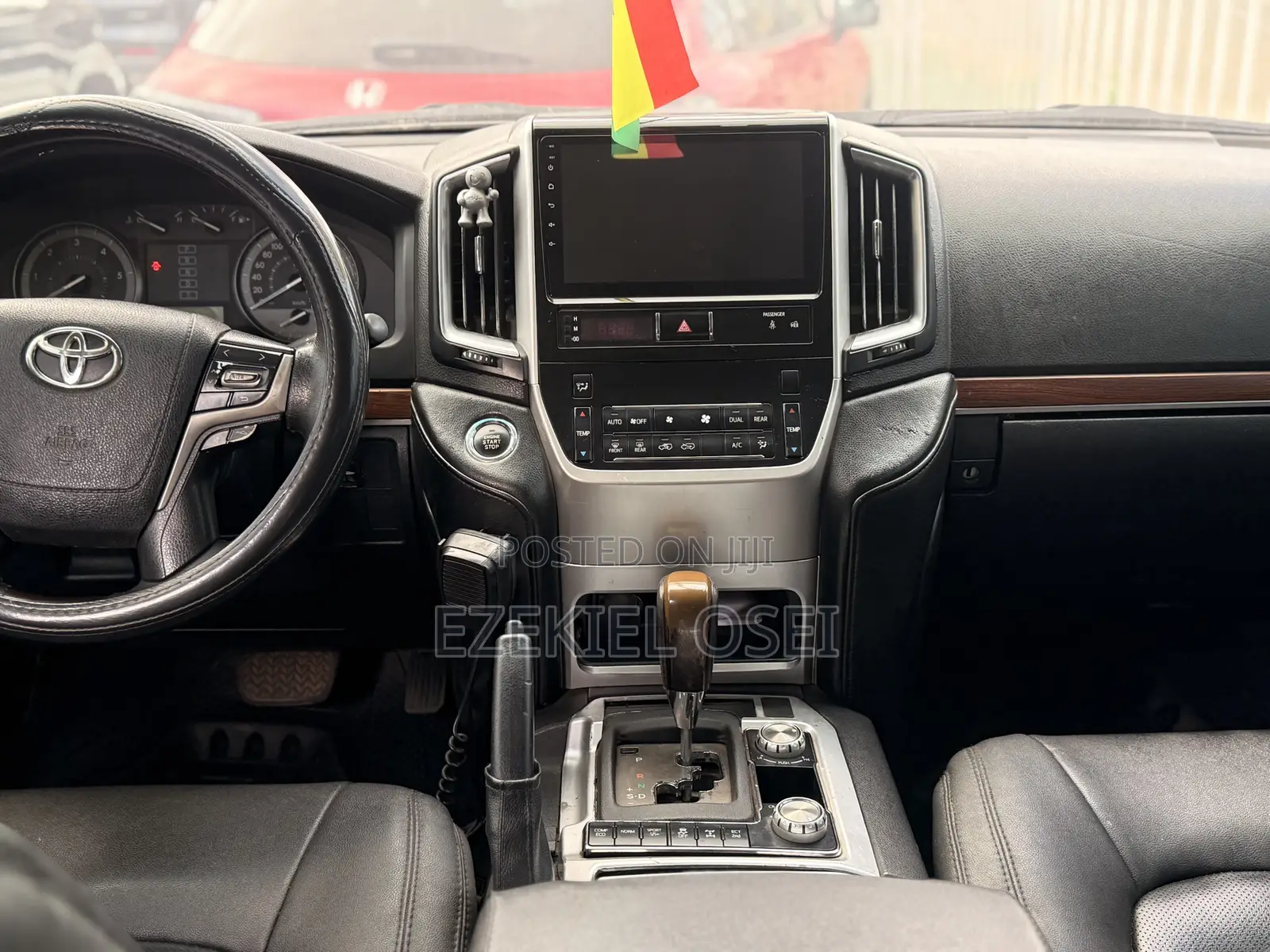 Toyota Land Cruiser 5.7 V8 2013 Black