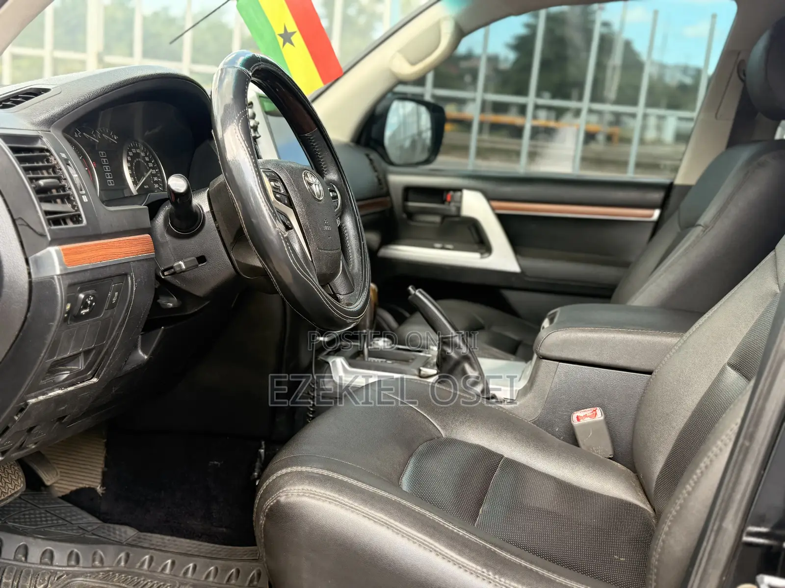 Toyota Land Cruiser 5.7 V8 2013 Black