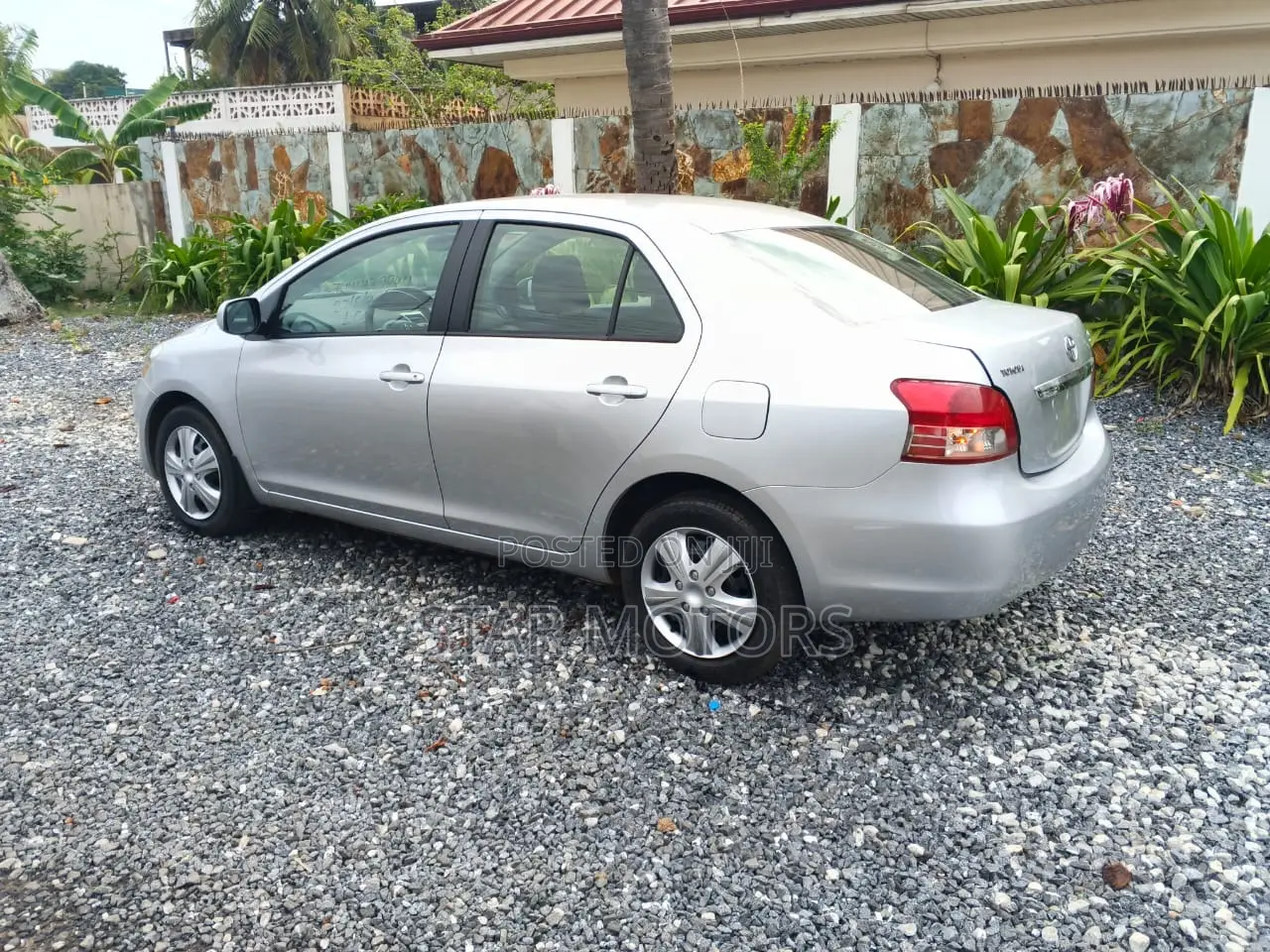 Toyota Yaris 2012 Silver