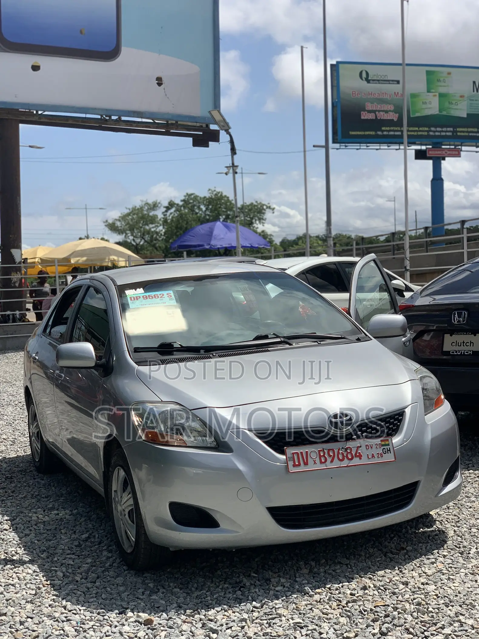 Toyota Yaris 2012 Silver