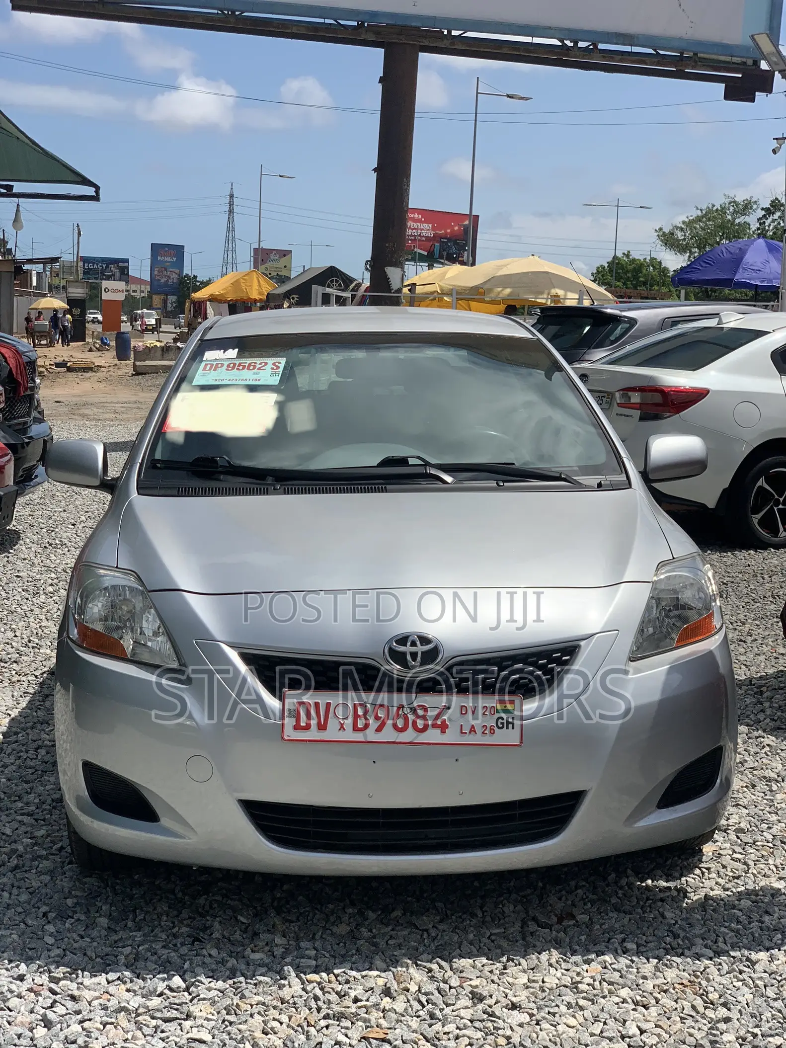 Toyota Yaris 2012 Silver