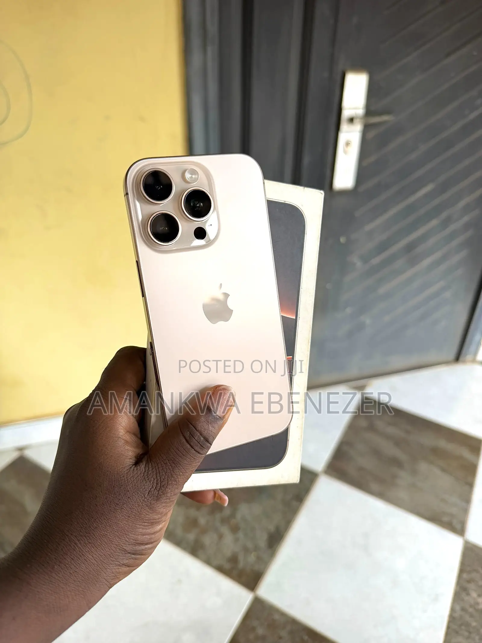 New Apple iPhone 16 Pro 128 GB Gold