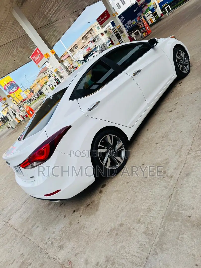 Hyundai Elantra Limited Sedan FWD (1.8L 4cyl 6A) 2016 White