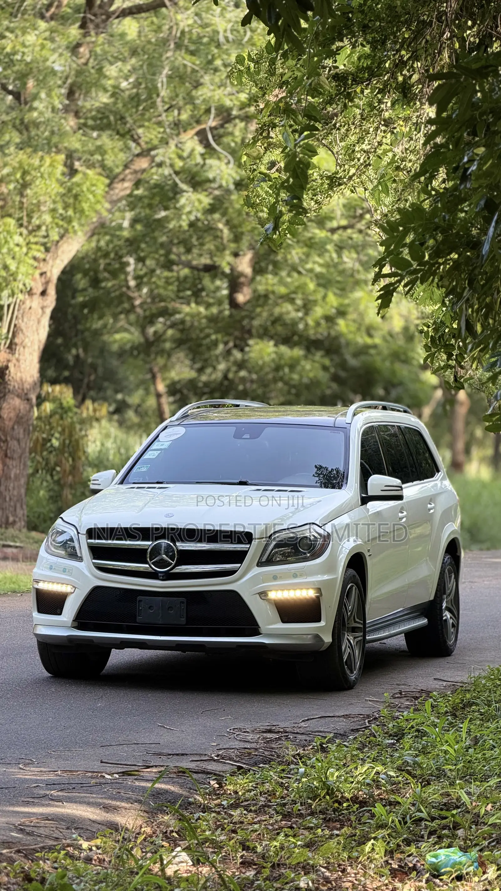 Mercedes-Benz GL-Class GL63 AMG 4dr SUV AWD (5.5L 8cyl Turbo 7A) 2015