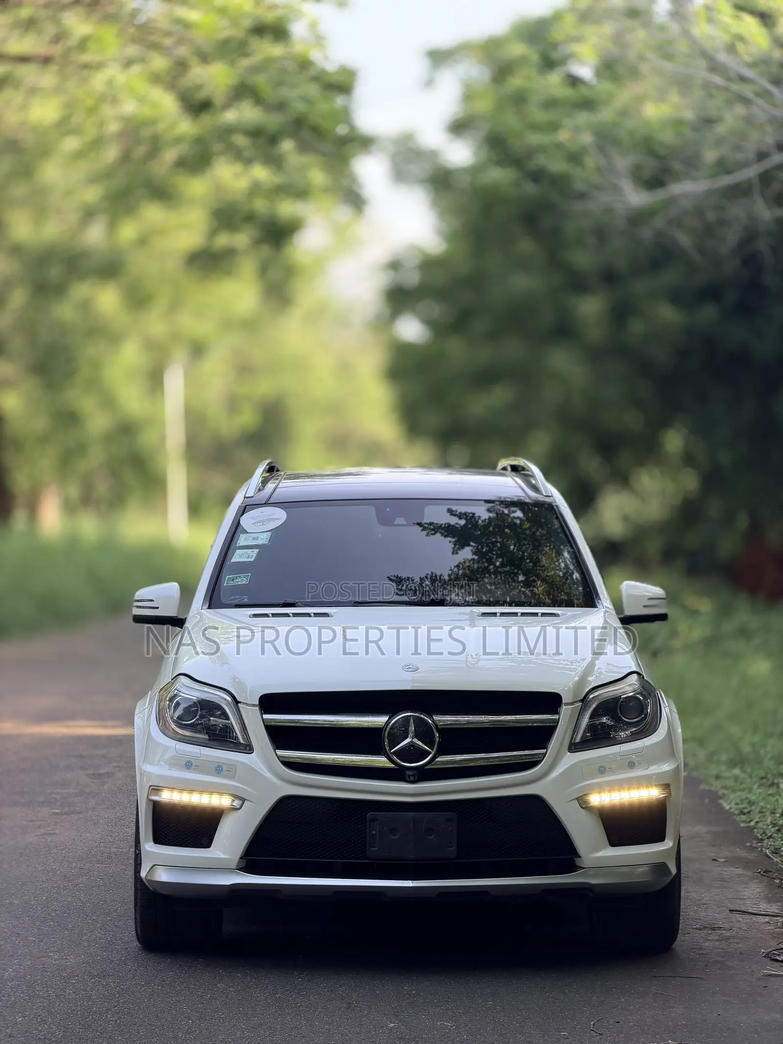 Mercedes-Benz GL-Class GL63 AMG 4dr SUV AWD (5.5L 8cyl Turbo 7A) 2015