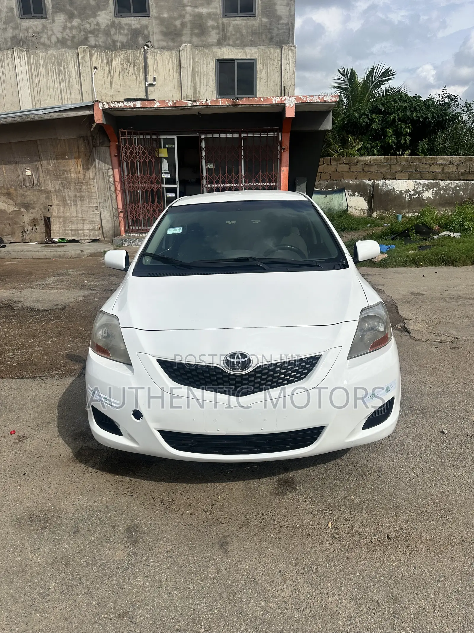 Toyota Yaris 2010 White