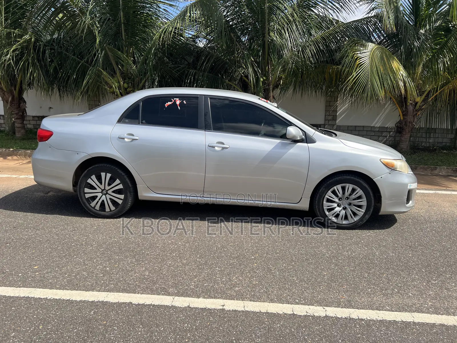 Toyota Corolla LE 4dr Sedan (1.8L 4cyl 4A) 2013 Silver