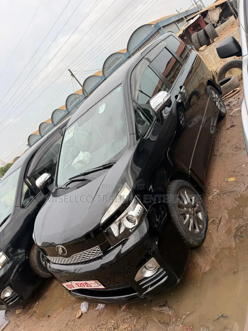 Toyota Voxy 2011 Black