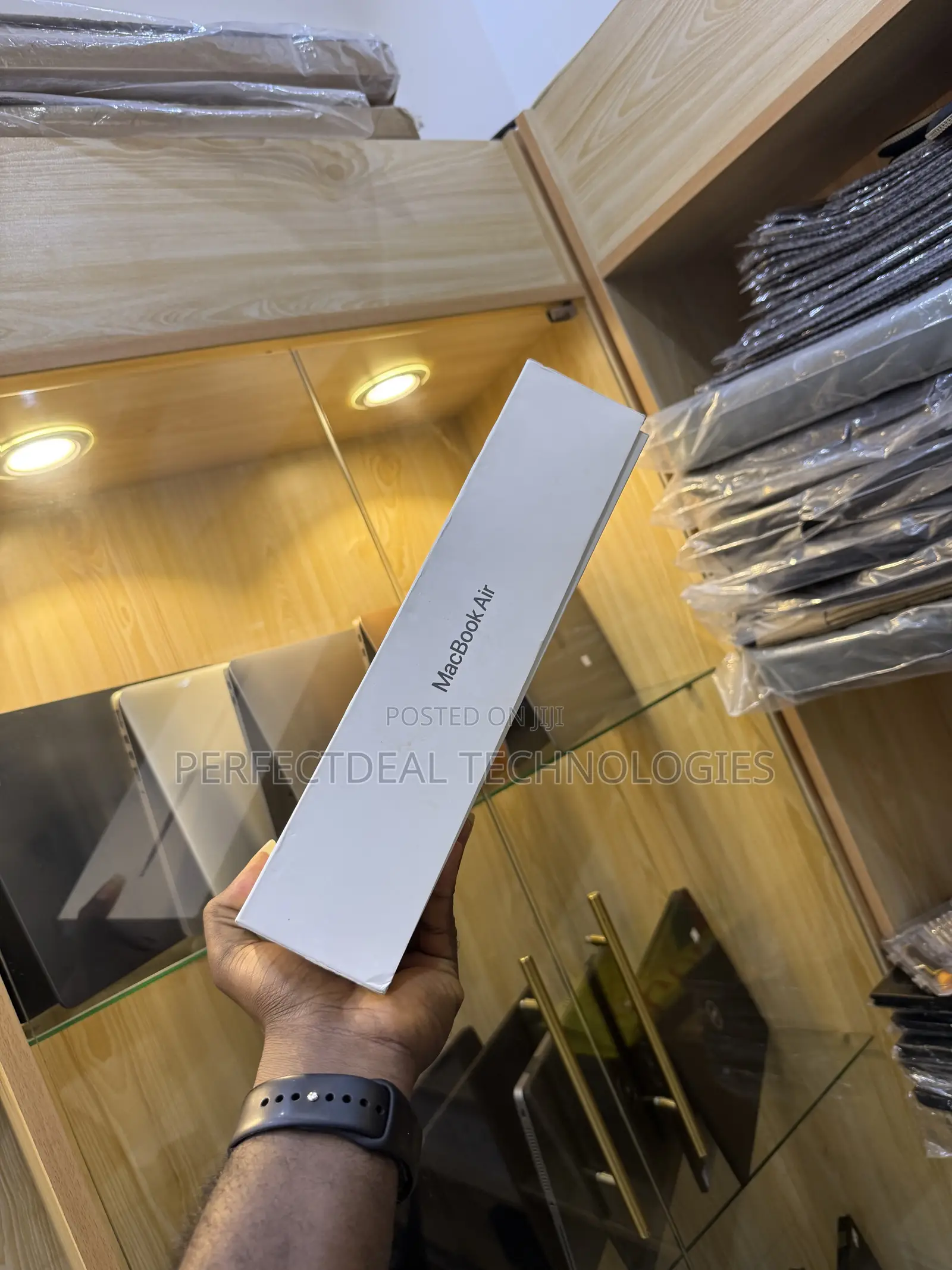 New Laptop Apple MacBook Air 2020 M1 8GB Apple M1 SSD 256GB