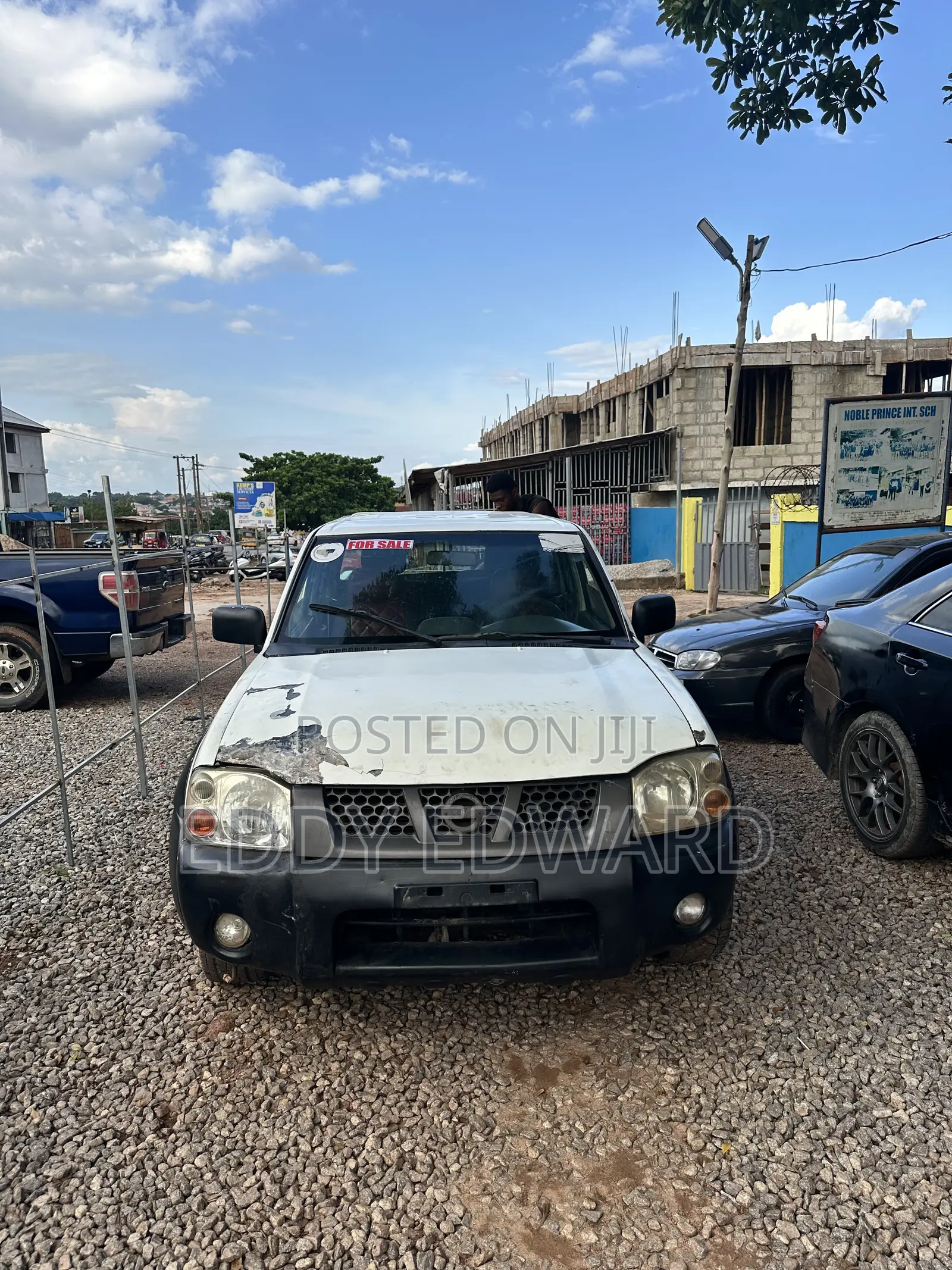 Nissan Pick-Up 2006 White