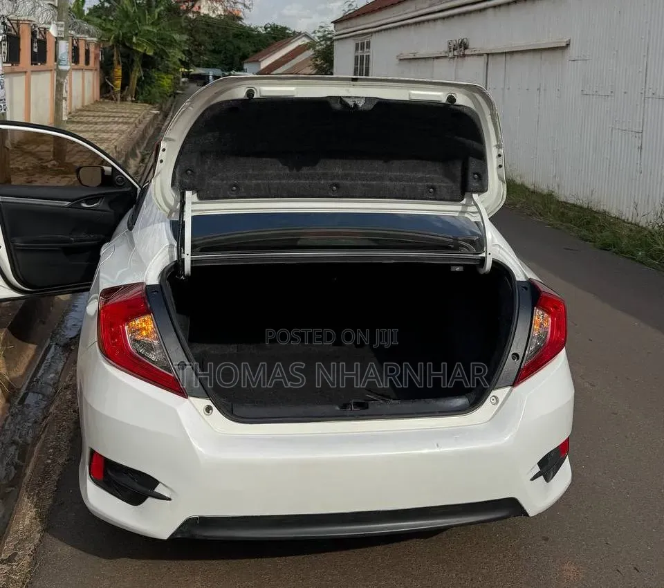 Honda Civic 2018 White