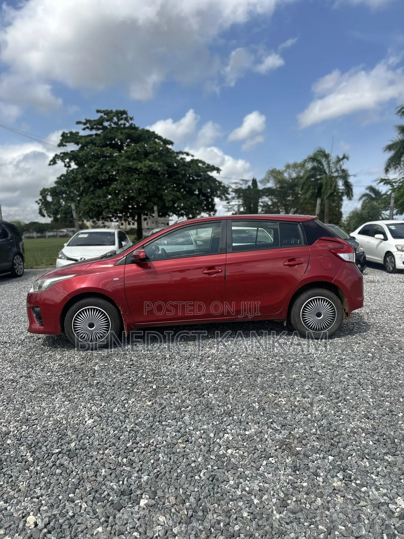 Toyota Yaris L Hatchback 5dr 2015 Burgundy
