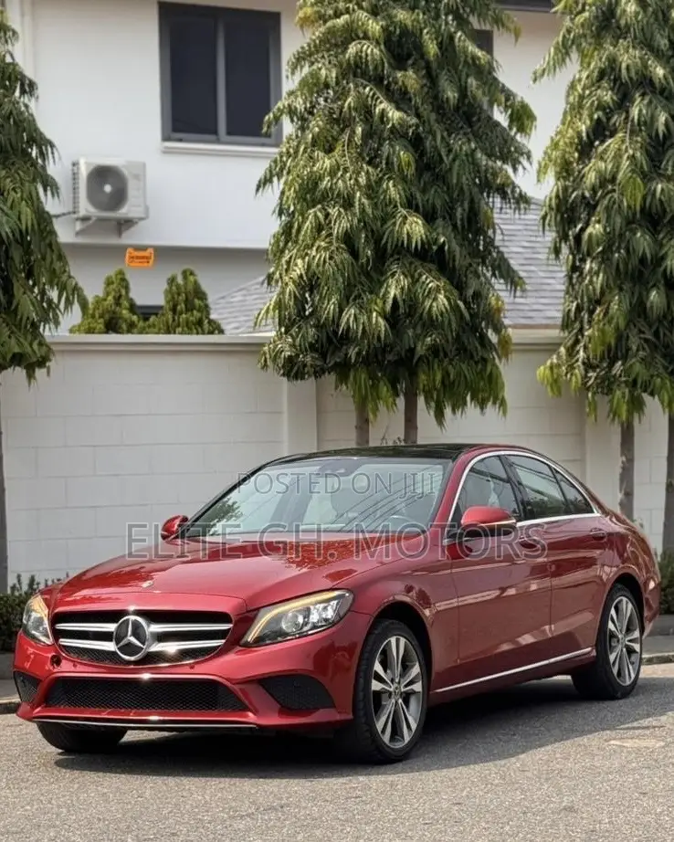 Mercedes-Benz C300 2020 Red