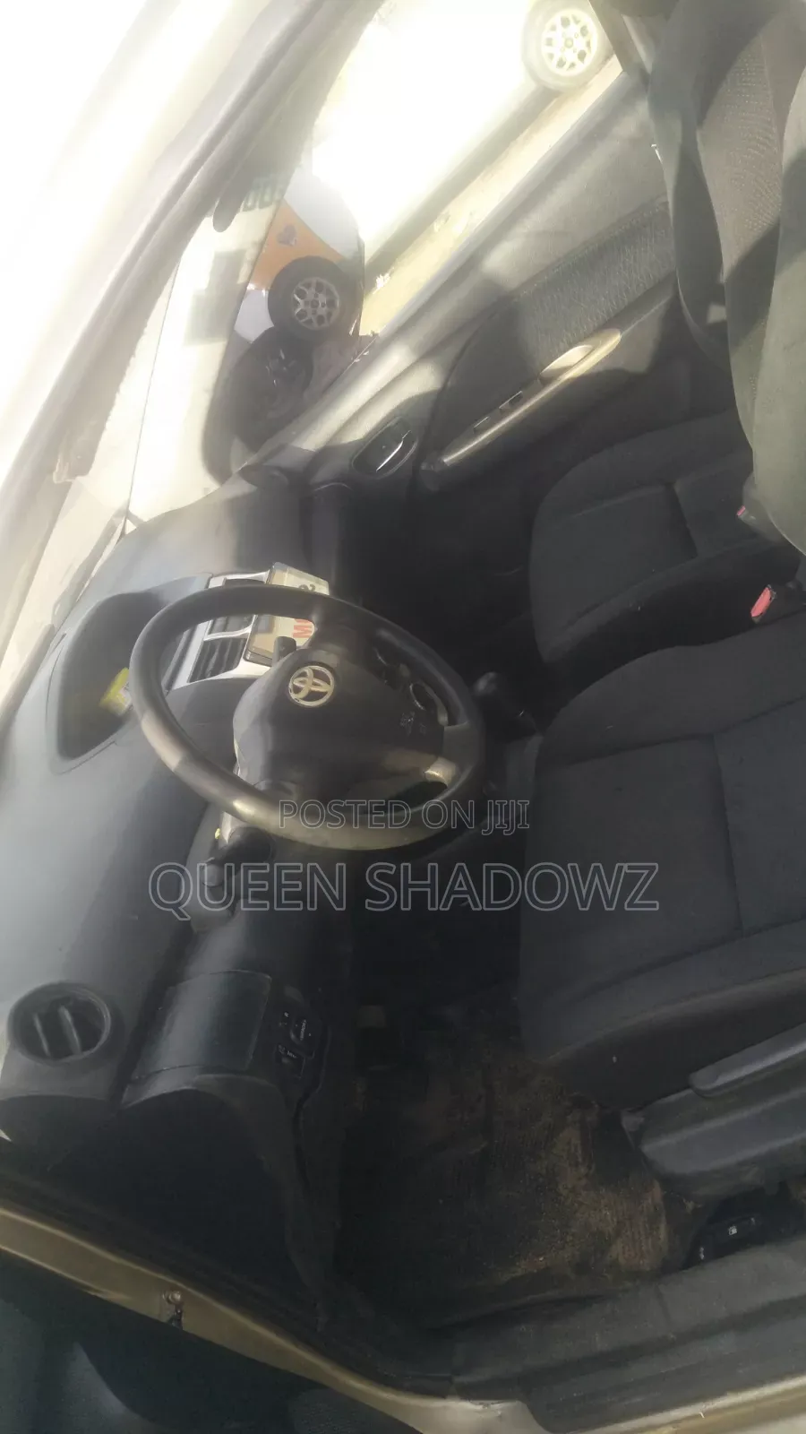 Toyota Yaris 2010 Gold