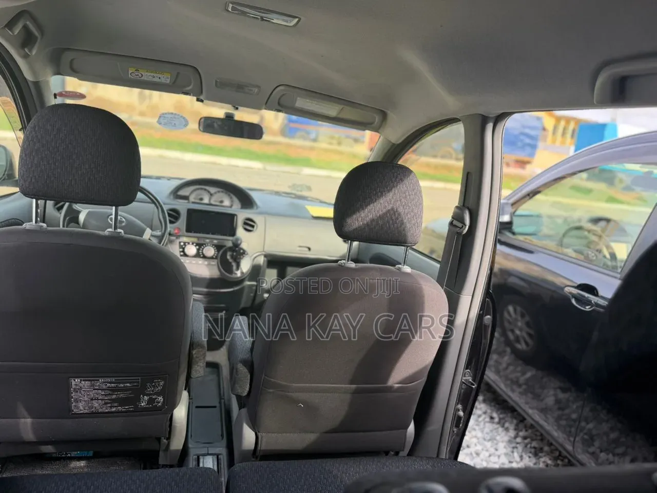 Toyota Sienta 2015 Brown
