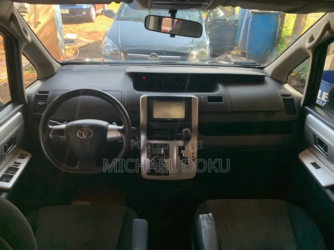 Toyota Voxy 2012 Black