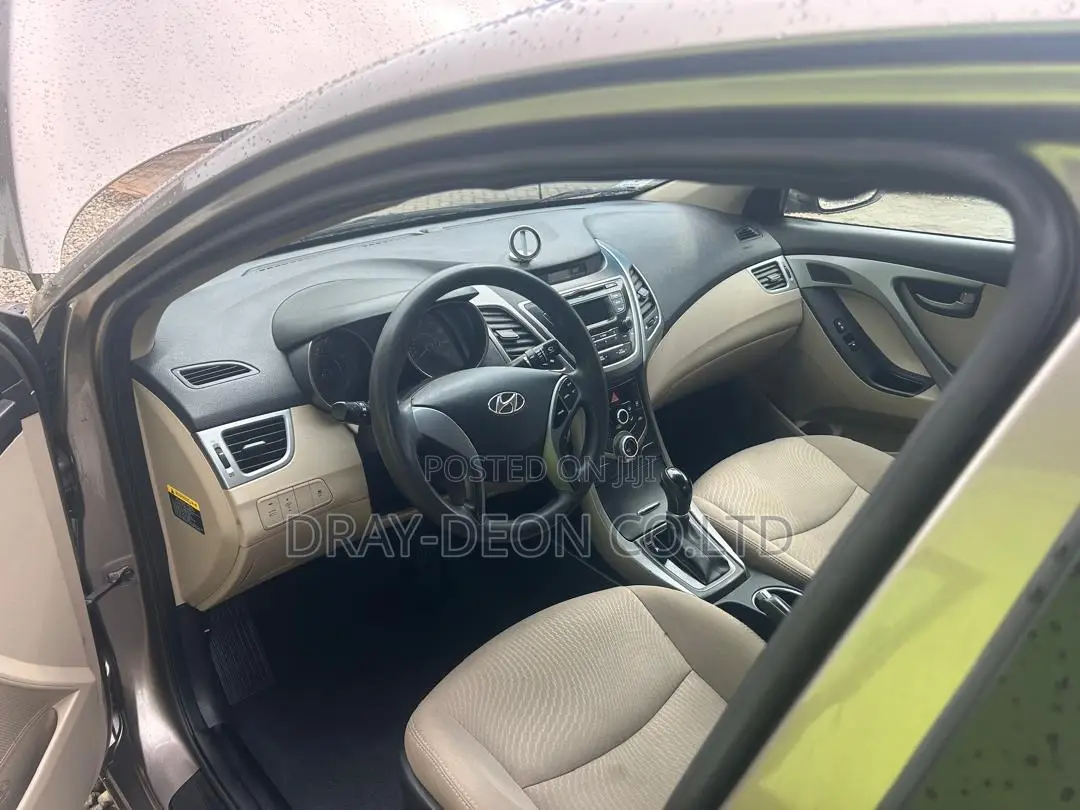 Hyundai Elantra Limited Sedan FWD (1.8L 4cyl 6A) 2016 Brown