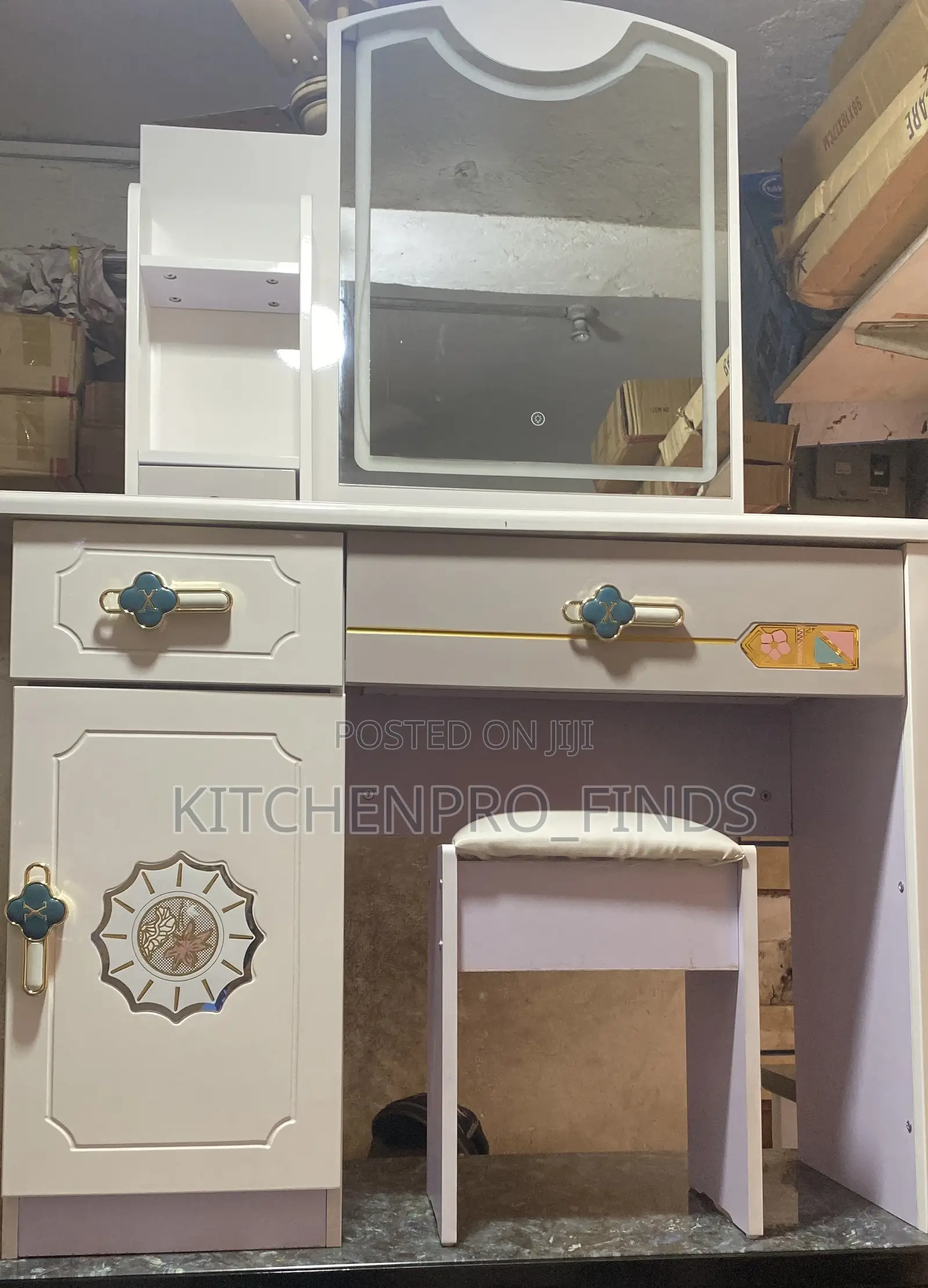 Dresser (Led Light)