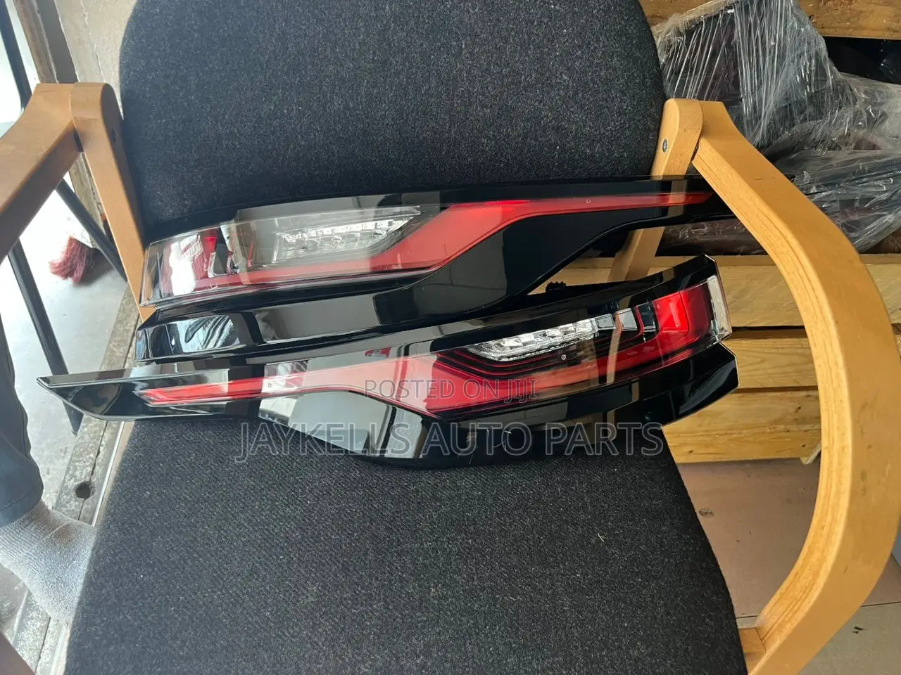 2018-2023 Range Rover Velar Taillight Pair