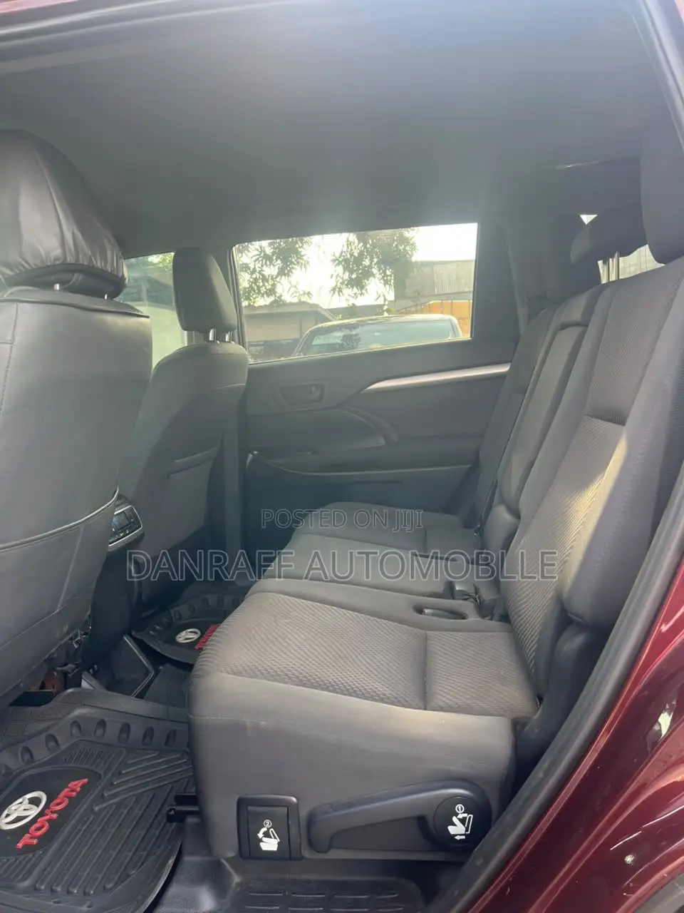Toyota Highlander LE 2019