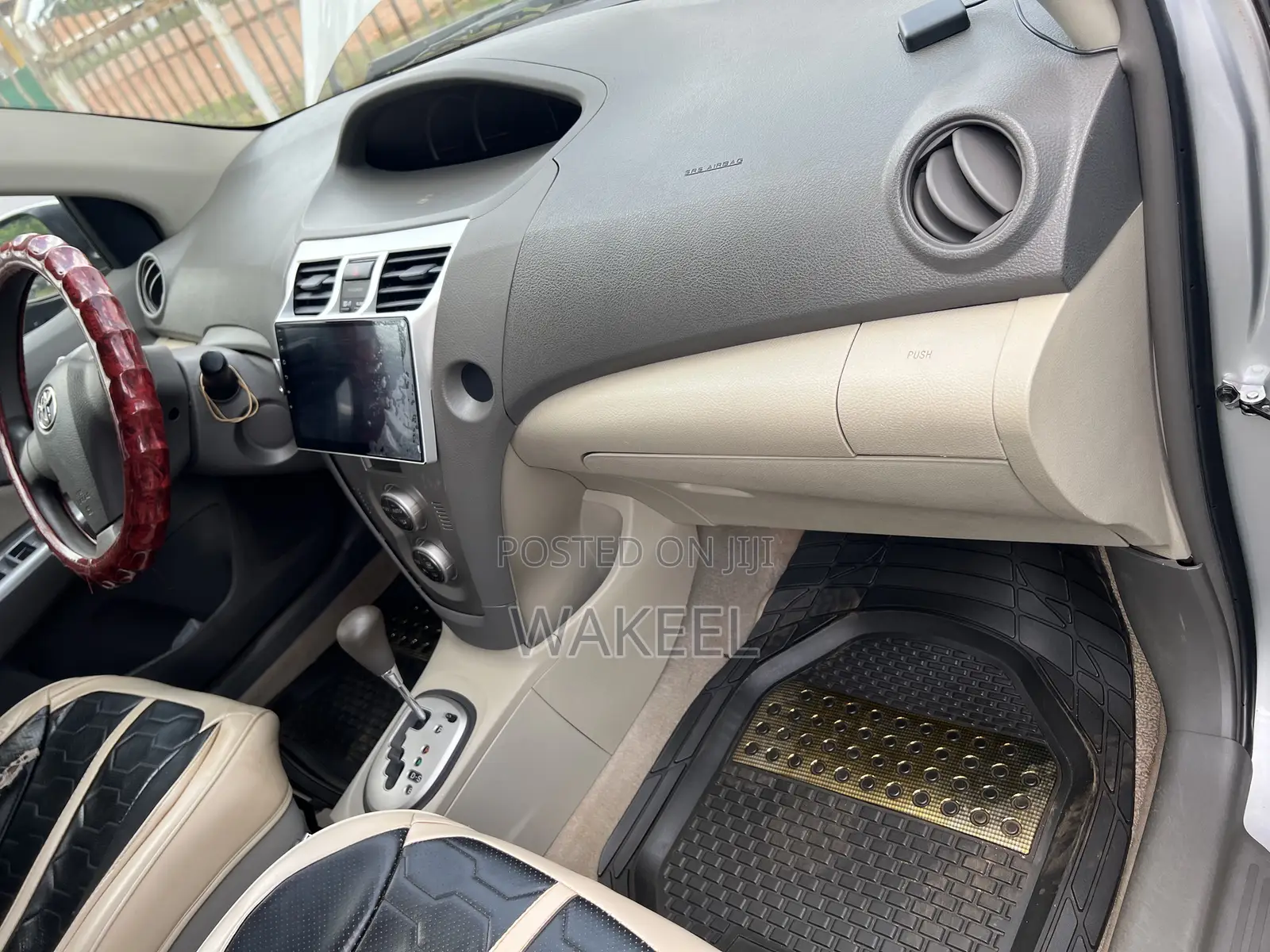 Toyota Belta 2010 Silver