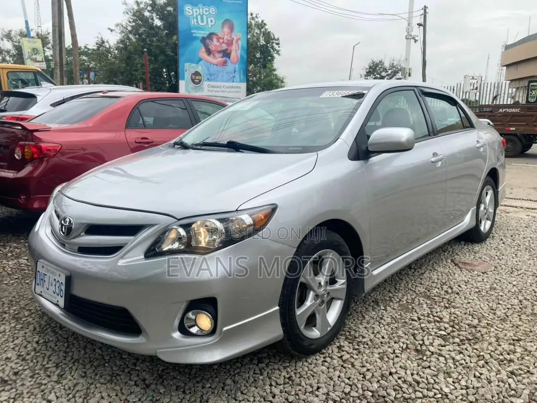 Toyota Corolla 2013 Silver