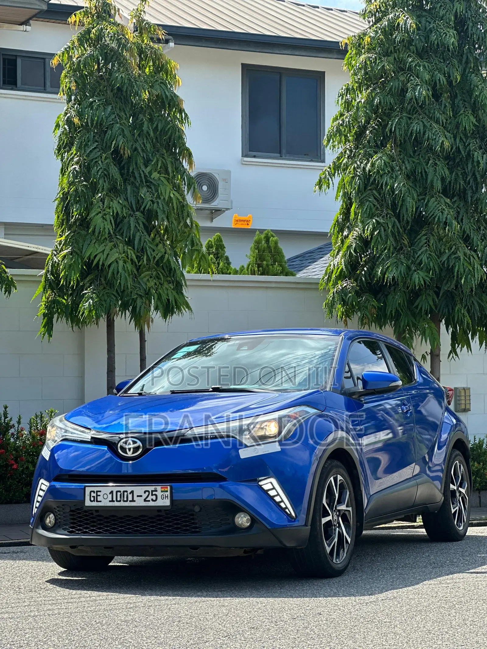 Toyota C-HR 2017 Blue