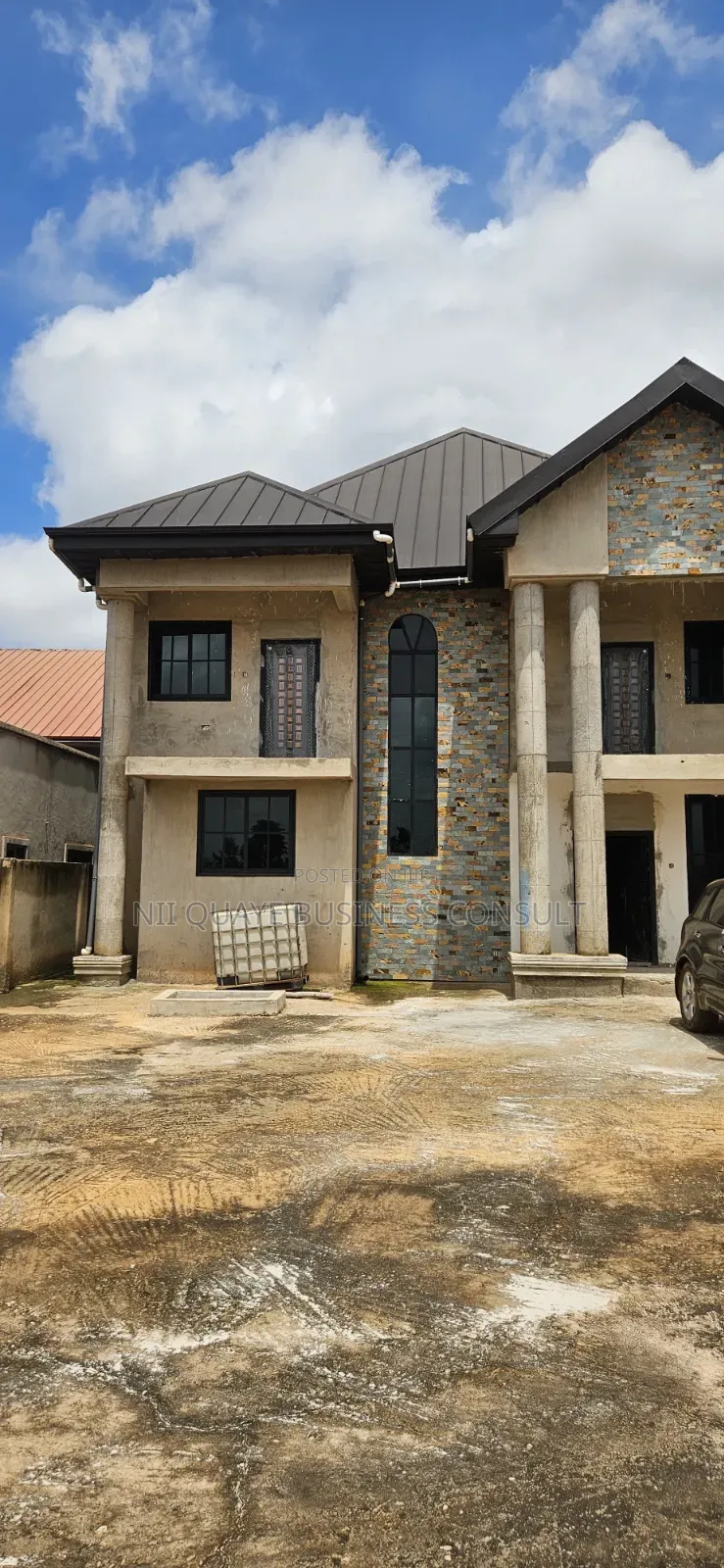 5bdrm House in Kokoben Near, Kumasi Metropolitan for sale