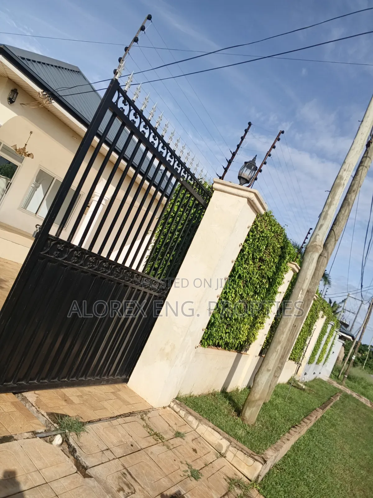 3bdrm House in Adenta Ashieyie, Frafraha for rent