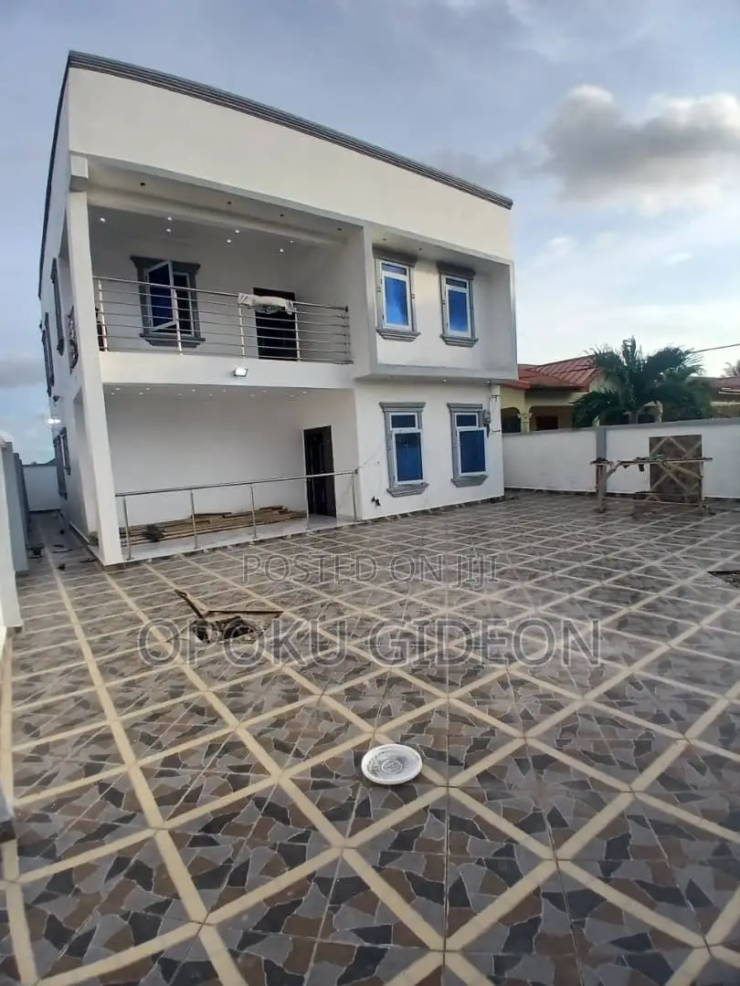 3bdrm Duplex in Macedonia, Amasaman for sale