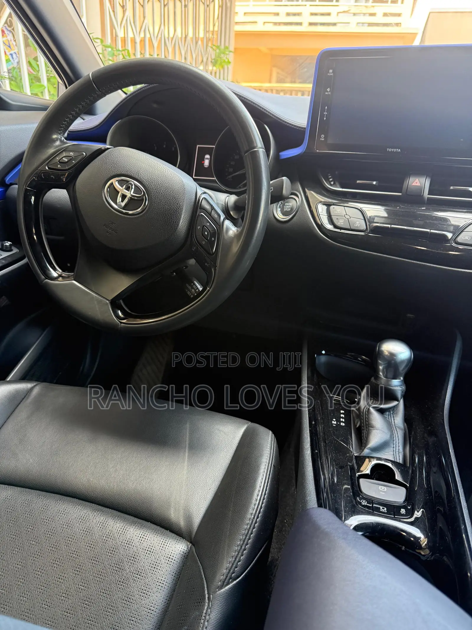 Toyota C-HR XLE Prermium FWD (2.0L 4cyl 2AM) 2018 Silver