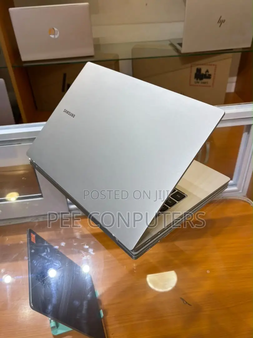 Laptop Samsung Galaxy Book 2 4GB Qualcomm Snapdragon X Plus SSD 128GB