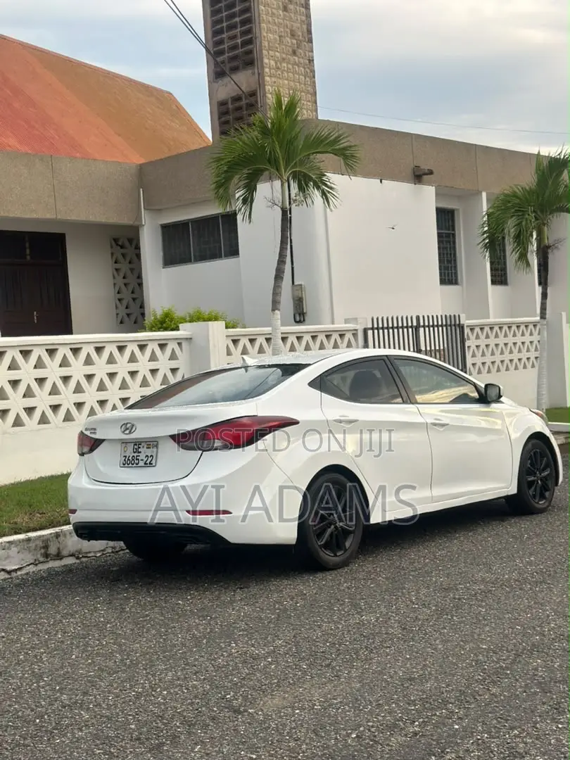 Hyundai Elantra Limited Sedan FWD (1.8L 4cyl 6A) 2013 White