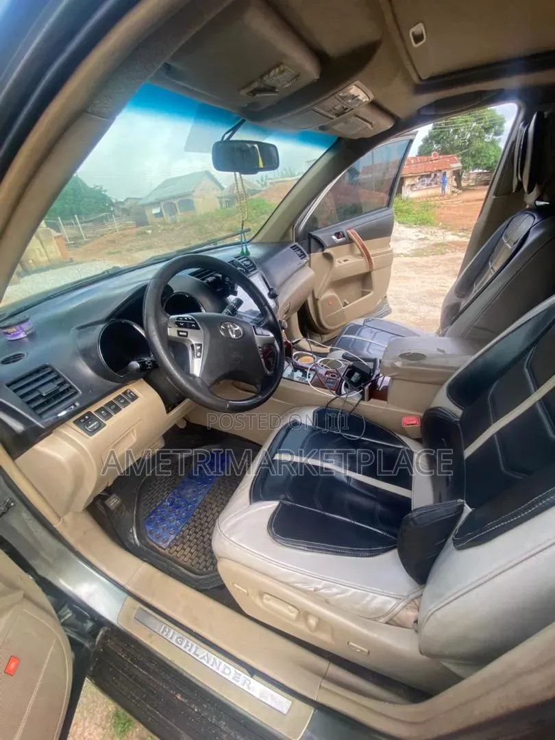 Toyota Highlander 2.7L 2WD 2013 Green