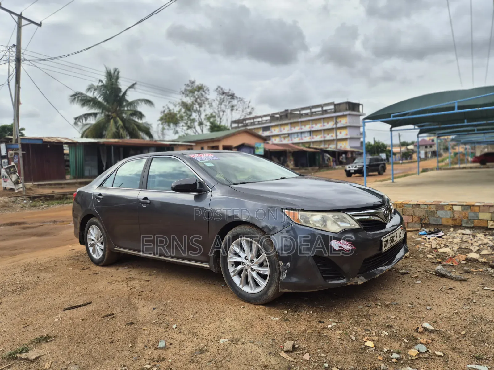 Toyota Camry LE 4dr Sedan (2.5L 4cyl 6A) 2013 Gray