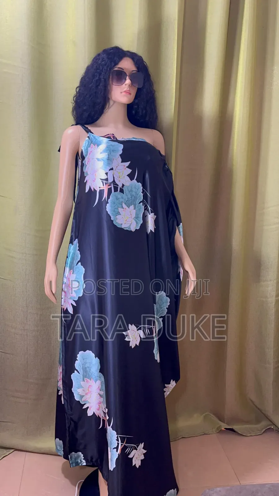 Off-shoulder Kaftan