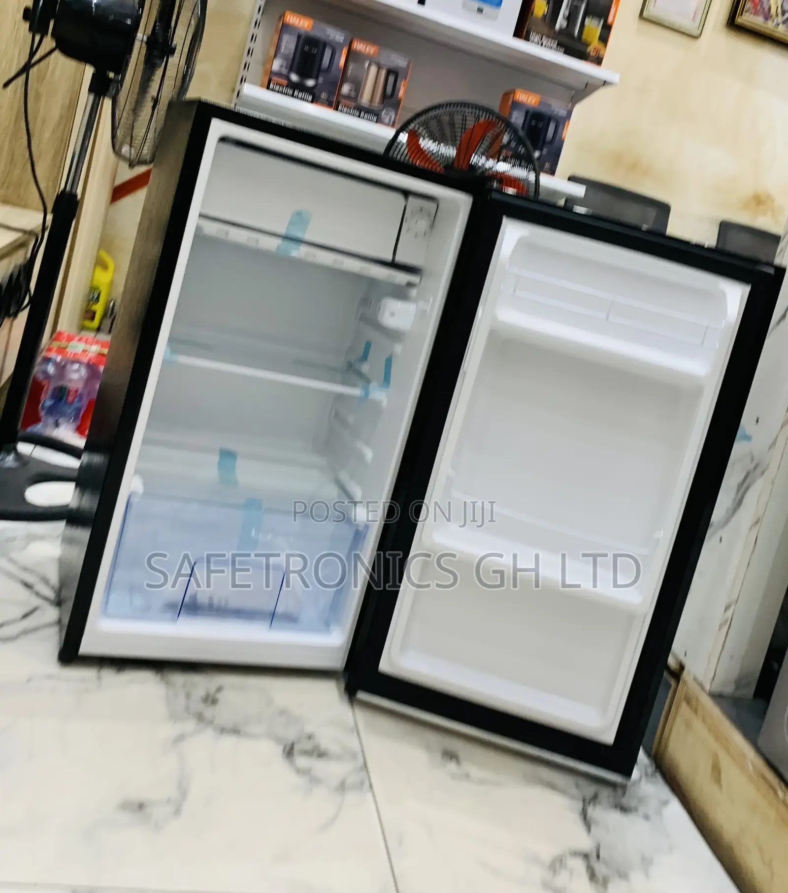 Quality Black Top Mount Pearl Refrigerator 86liters Pf109