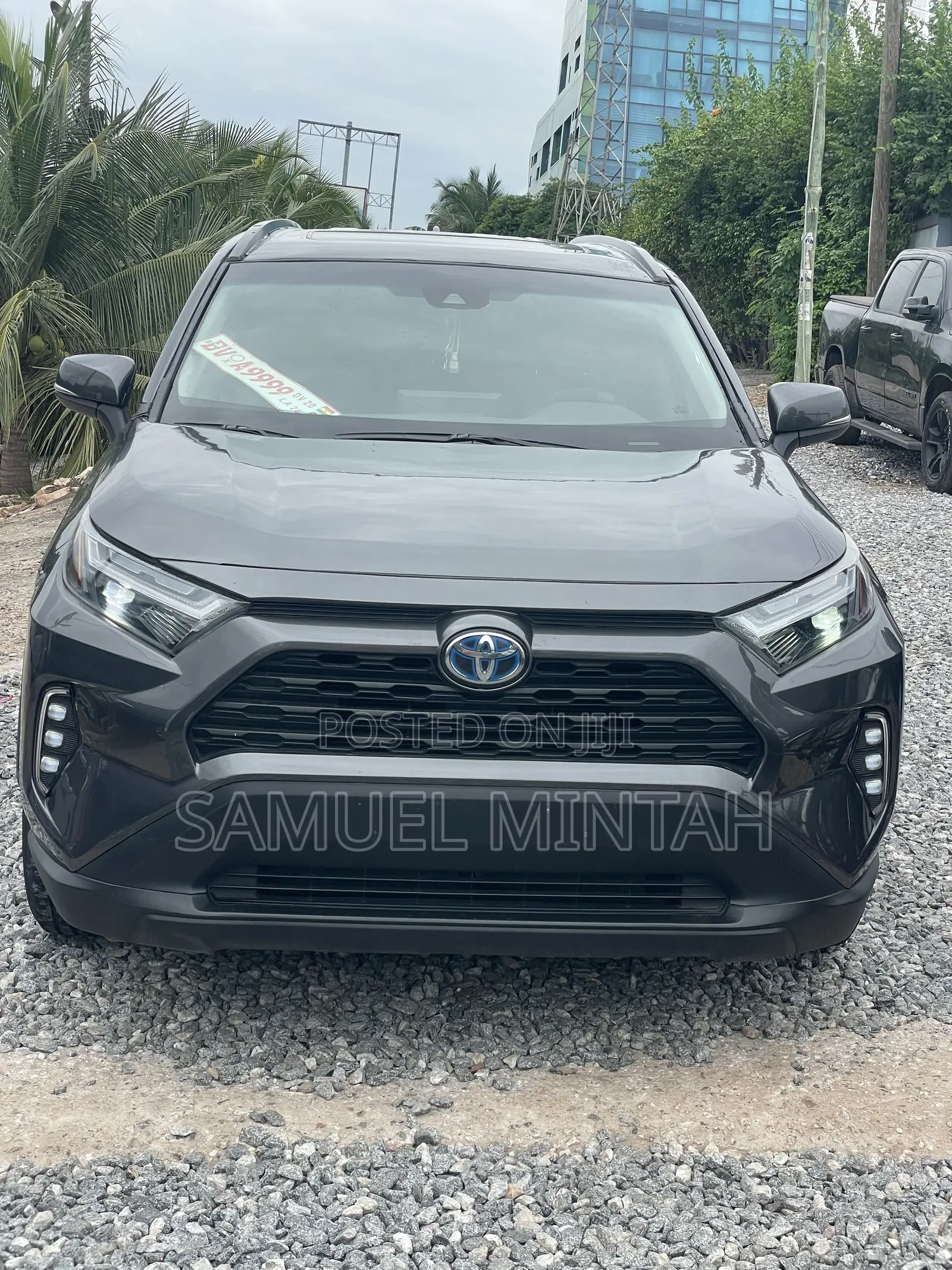 Toyota RAV4 XLE 2022 Gray