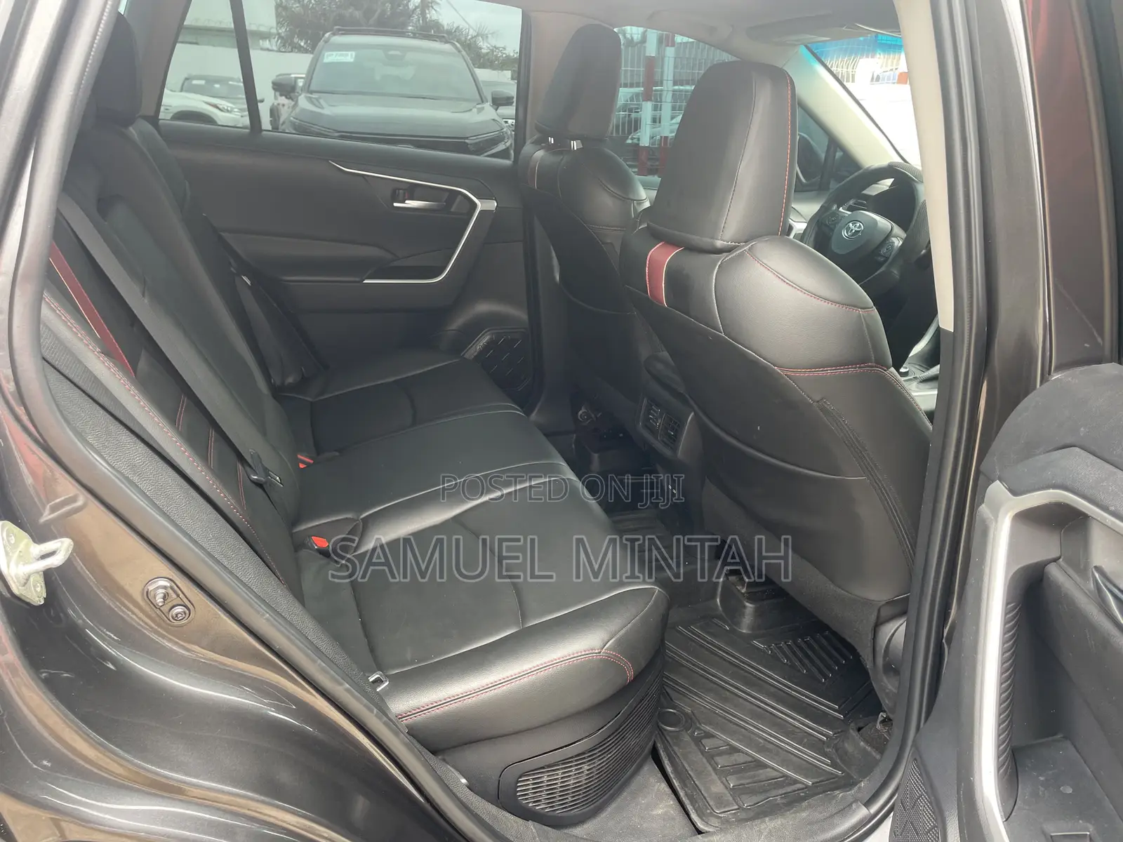 Toyota RAV4 XLE 2022 Gray