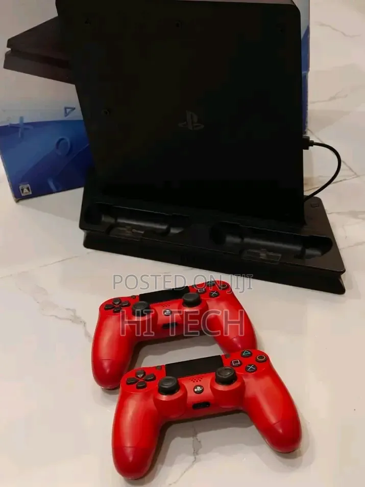 Play Station 4 Slim