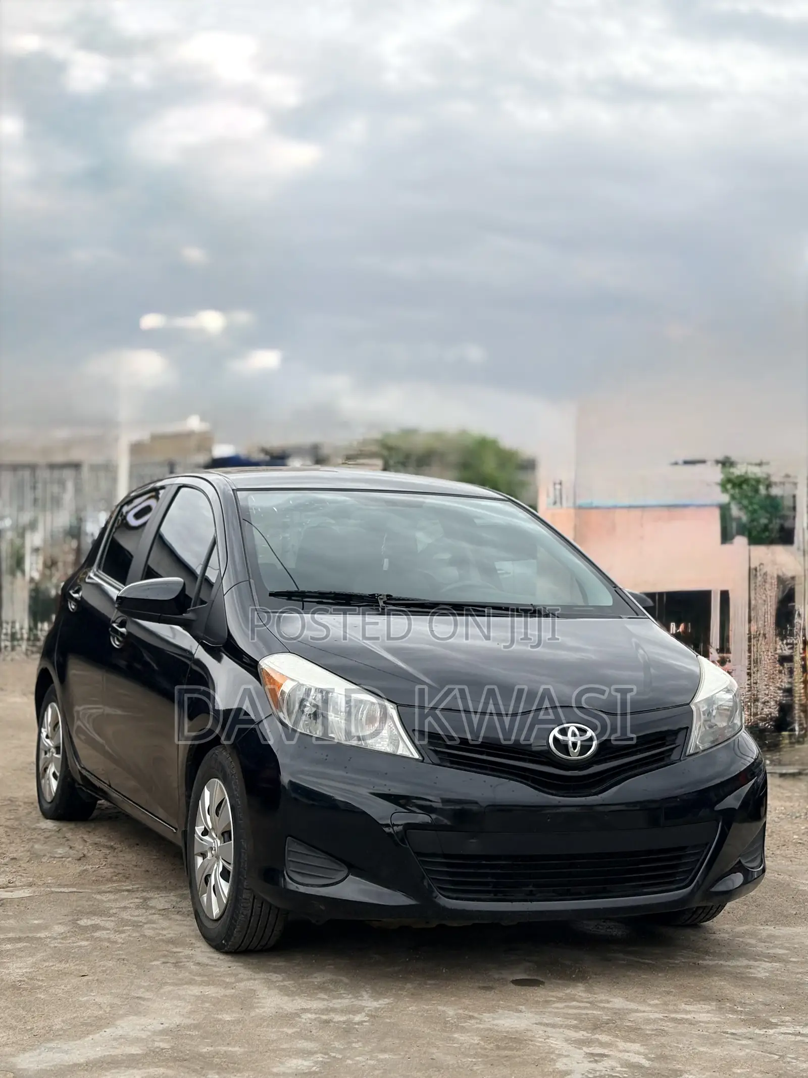 Toyota Yaris LE Hatchback 5dr 2012 Black